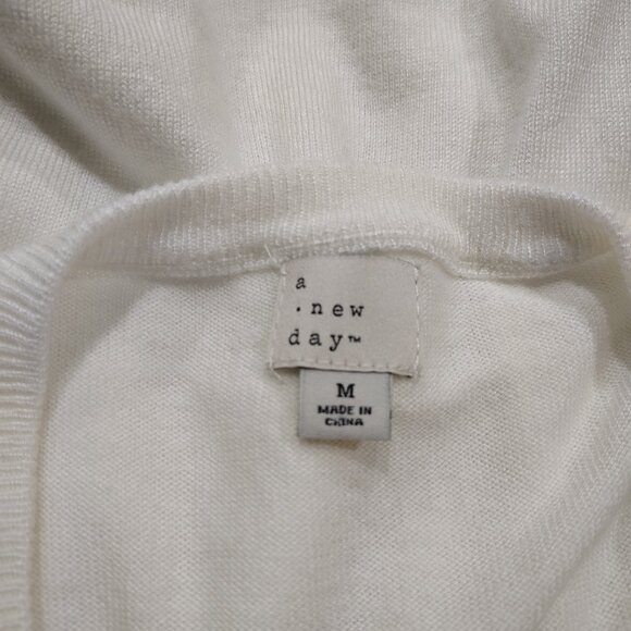 A Newm Day - White Long Sleeve - V Neck Sweater - Medium - Picture 3 of 5